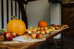 Manor-House-apple-table-Angela-Waites